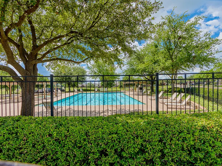 7624 Vista Creek Ln — Photo 41