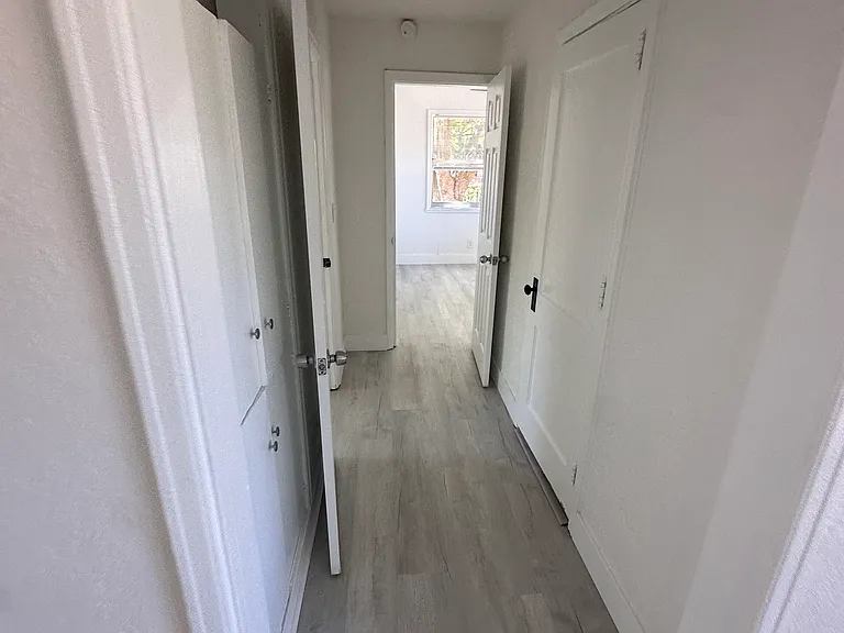 303 W Emma St #1/2 — Photo 7