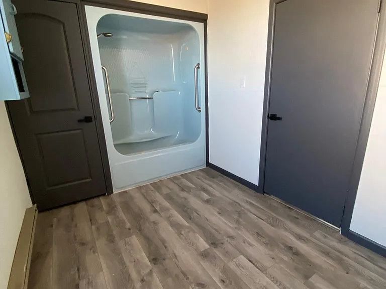 1424 E Broadway St — Photo 10