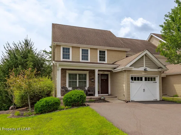 241 Keswick Dr, Blakeslee, PA 18610