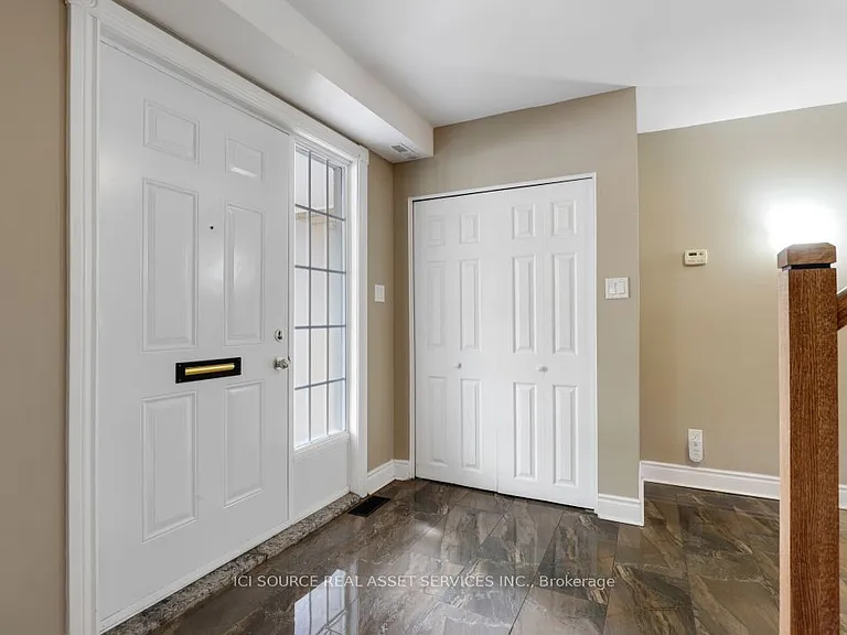 1371 Kilborn Ave — Photo 8
