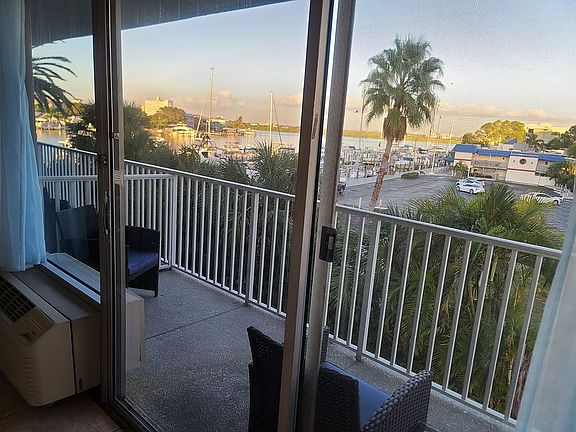 5th image of 800 Bayway Blvd APT 24
