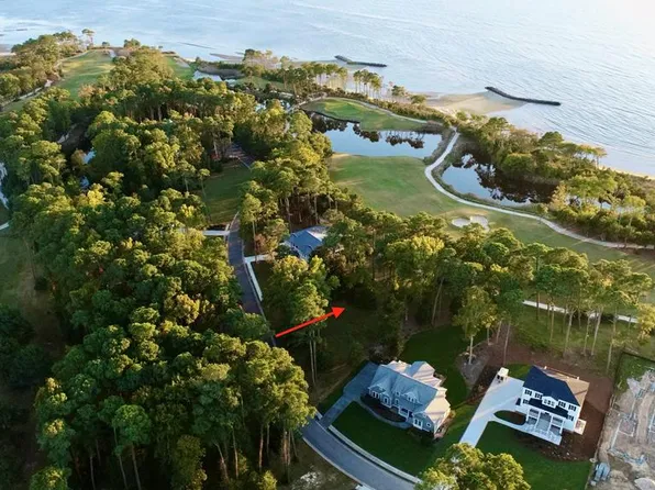 146 Heron Pointe Dr, Cape Charles, VA 23310