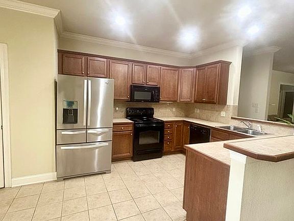 3rd image of 4848 Windsor Village Dr APT 63