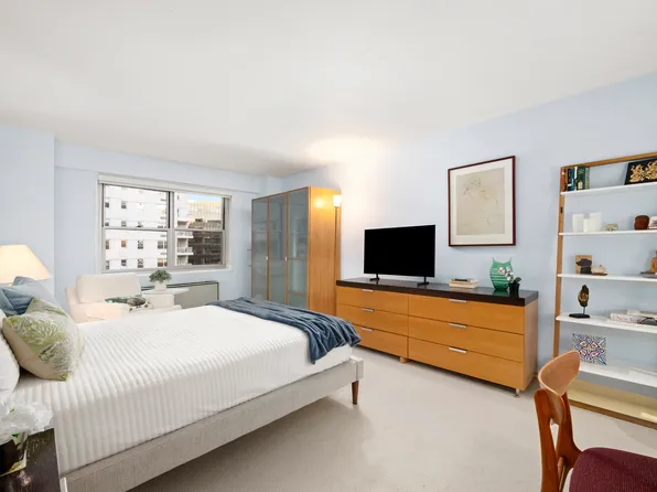 70 East 10th Street image 7 of 9