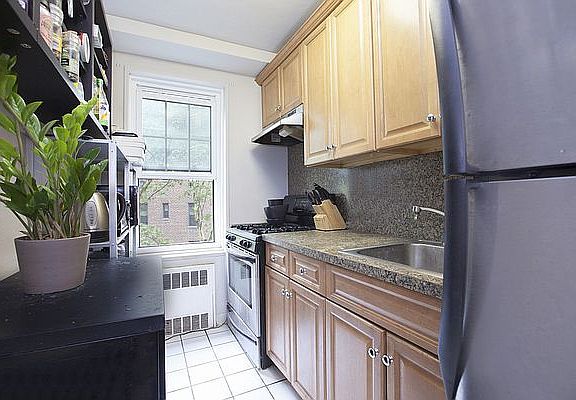 2nd image of 140-35 Burden Cres #506