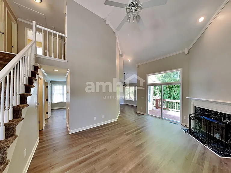 1423 Shoreside Dr — Photo 4