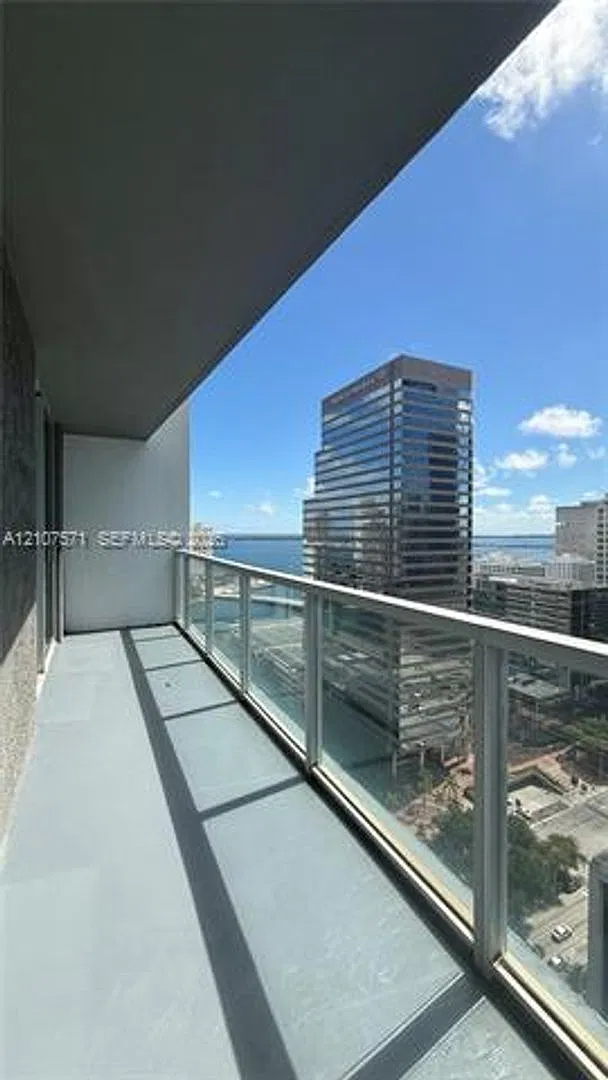 500 Brickell Ave cu-2808, Miami, FL 33131 — Photo 2