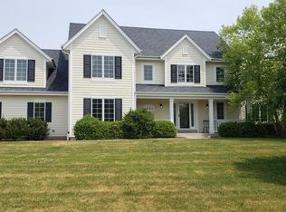 4994 W Woodland Dr, Franklin, WI 53132
