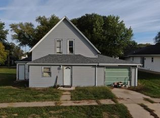 105 Grand St, Guthrie Center, IA 50115