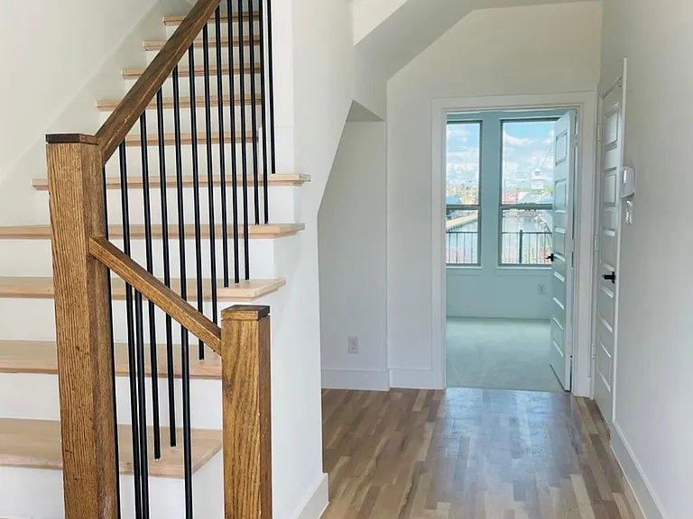 9311 Easy St — Photo 3