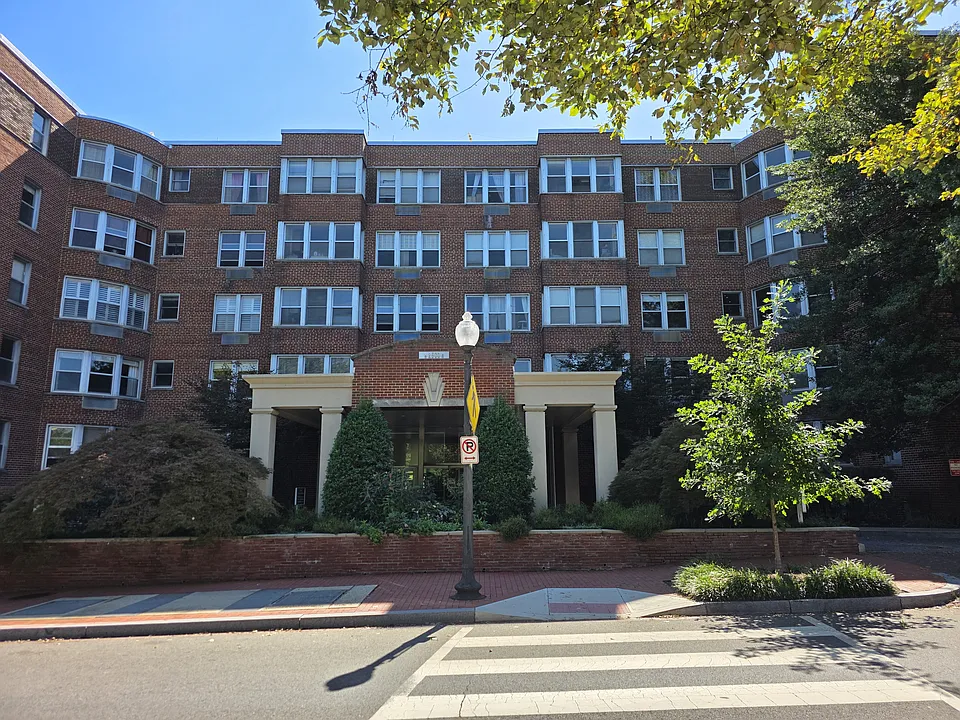 2500 Q St NW #308