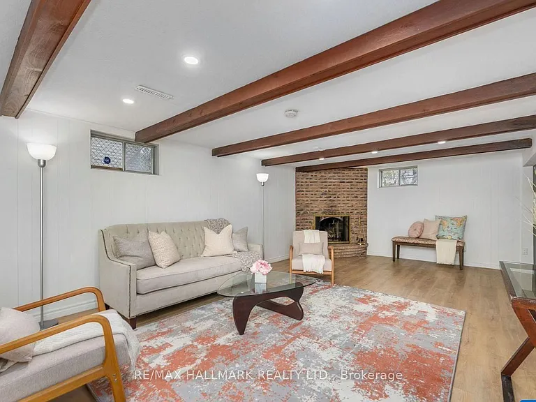 12 Wardencourt Dr #LOWER — Photo 4