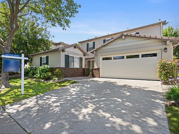 3rd image of 51 Newport Landing Drive