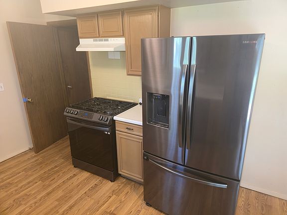 5th image of 217 Foster Dr