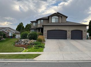 12188 S Pettersenbluff Dr, Riverton, UT 84065