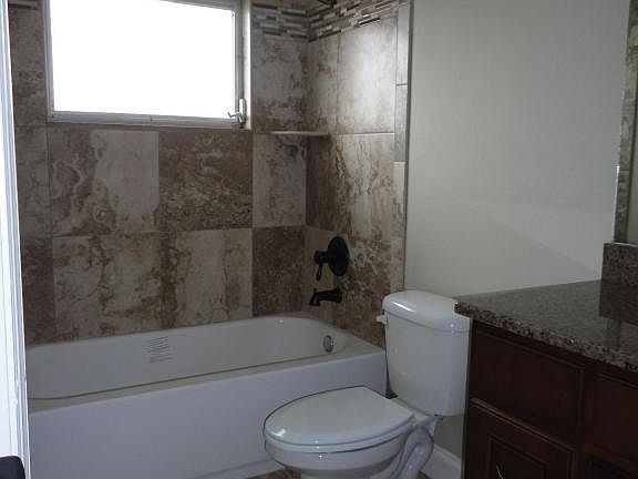 3rd image of 120 Las Palmas
