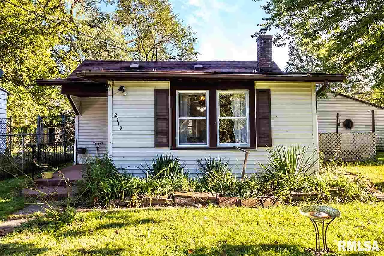 2110 N Gale Ave photo 1