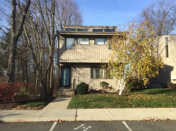 21 In Town Ter, Middletown, CT 06457