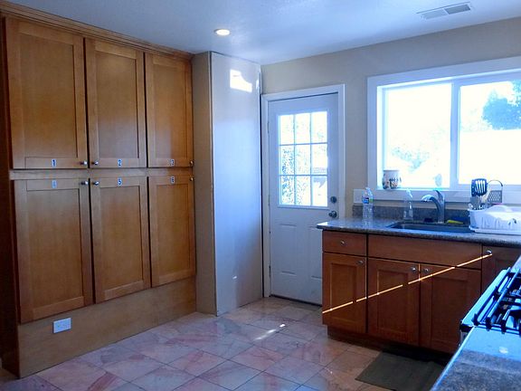 3rd image of 128 N 13th St