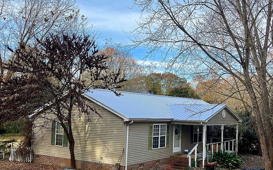 Brand new metal roof!