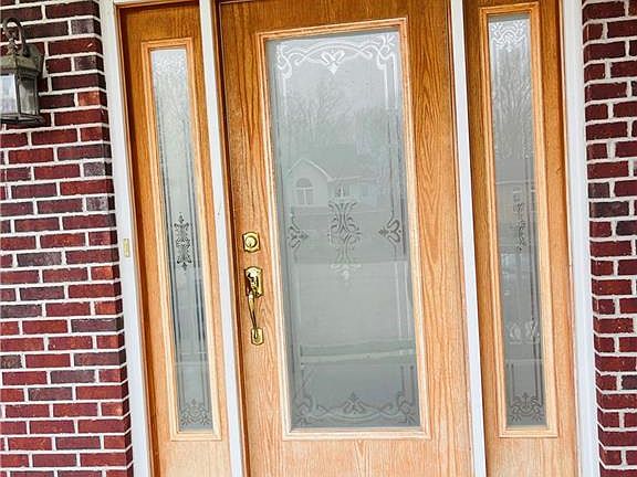 5th image of 529 S Floyd St