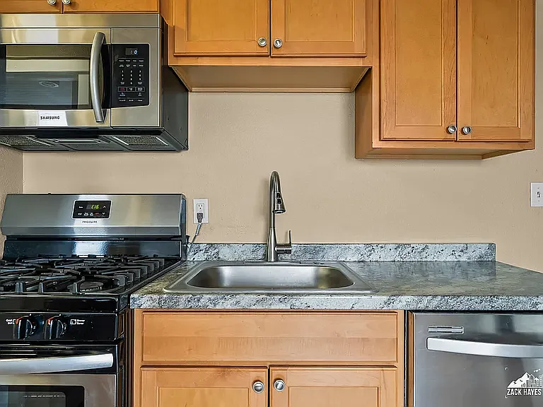 618 Gambell St #31 — Photo 25