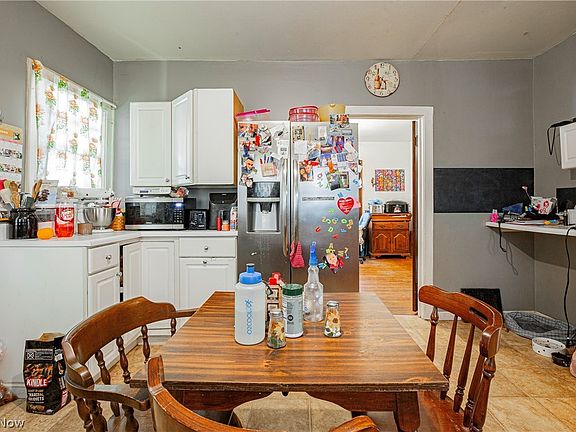 5th image of 107 16th St NW