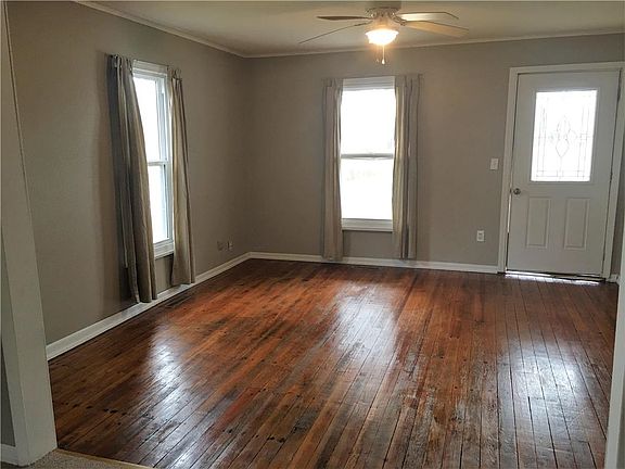 4th image of 1701 E 7th St