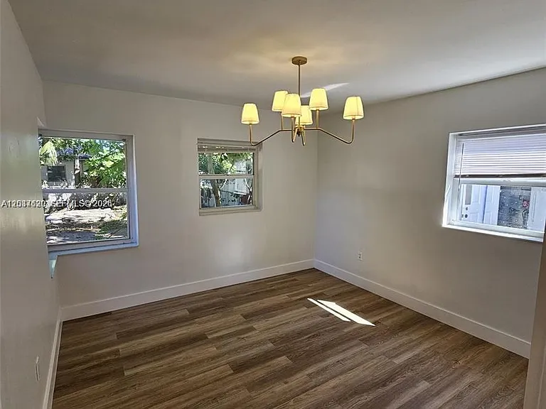 1915 Normandy Dr — Photo 11