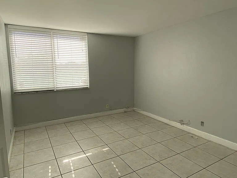 9125 SW 77th Ave #303 — Photo 16