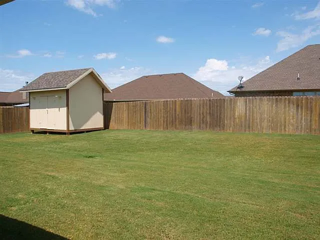 3706 NE Fieldcrest Dr — Photo 3