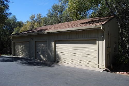5 car detached garage