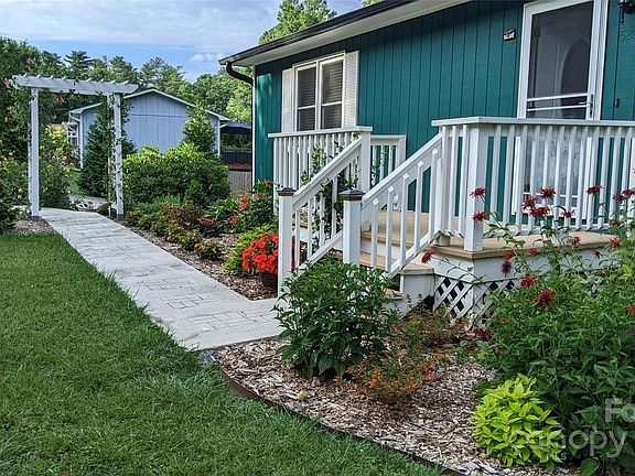 5th image of 520 Corbly Dr