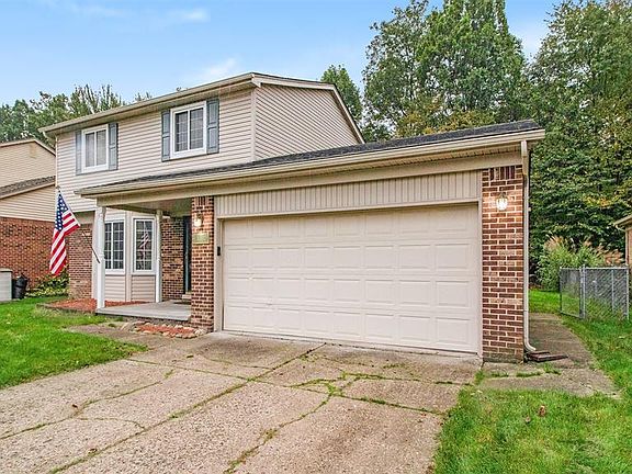 2nd image of 44809 Leslie Ln