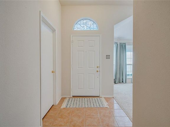3rd image of 127 Buckskin Dr