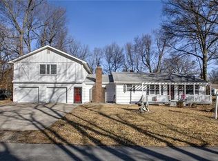 404 NW Yennie St, Grain Valley, MO 64029