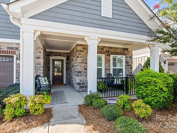 3rd image of 116 Valleymist Ln