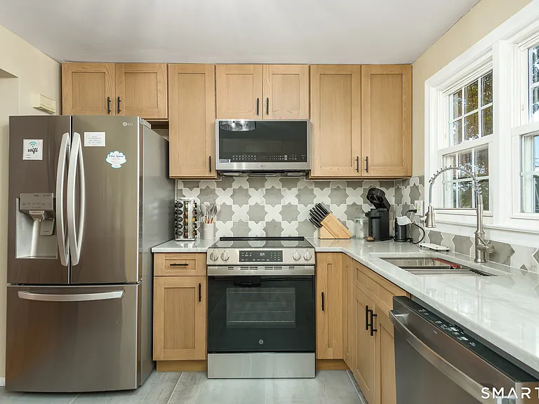 280 E Main St #E6 — Photo 6