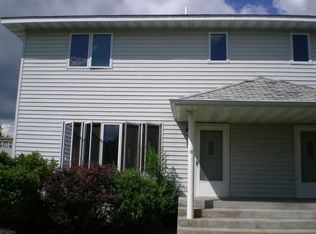 2086 Samuel St APT 8, Roseville, MN 55113
