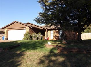 1105 Hillside Dr, Enid, OK 73701
