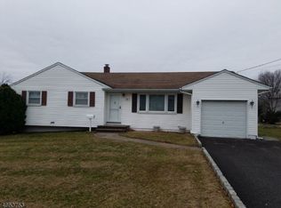 795 Ashton St, Raritan, NJ 08869