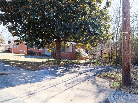 4th image of 642 7th Ave SE