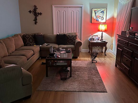 4th image of 3307 Wakefield Ave