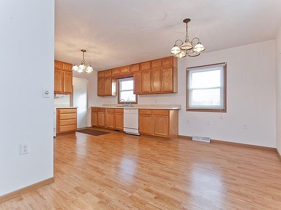 5th image of 9 Lincoln Dr