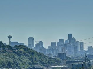 2324 W Newton St APT 302, Seattle, WA