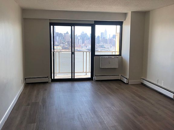 3rd image of 5701 Boulevard 20g W