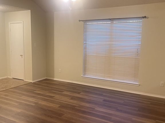 5th image of 801 Nicole Way
