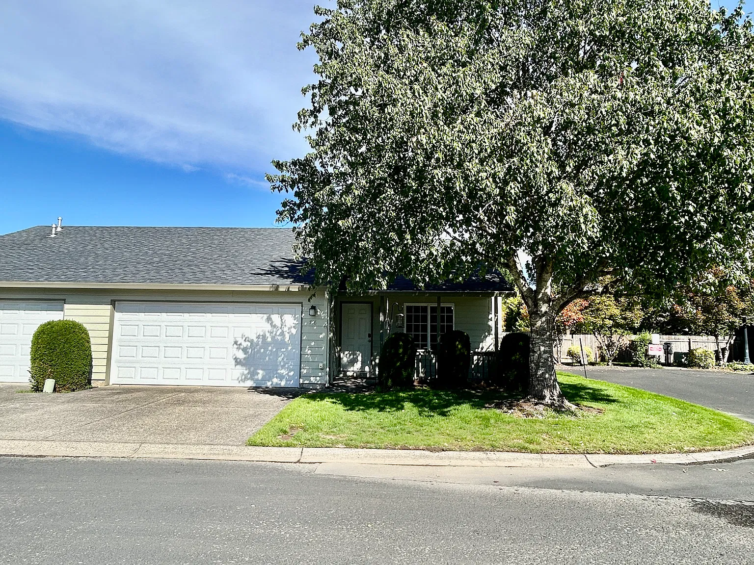 2 bed, 1013 sqft, $1,995 — Photo 2
