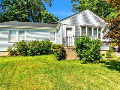 36 Donald Ct, Bridgeport, CT, 06606